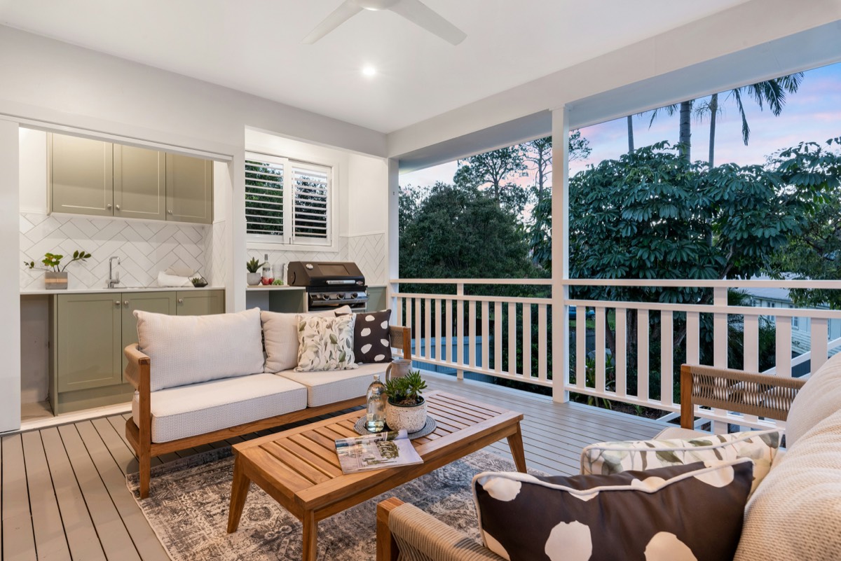 Outdoor living and deck area